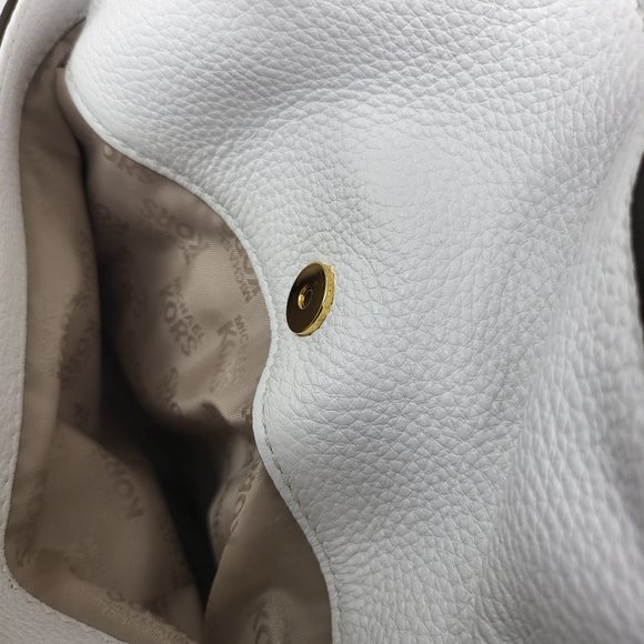 COPY - Chain Tote Shoulder Bag - Picture 2 of 13